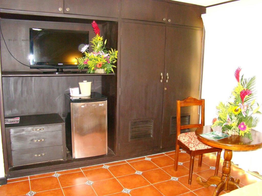 Hotel Colonnade Nicaragua Μανάγκουα Δωμάτιο φωτογραφία